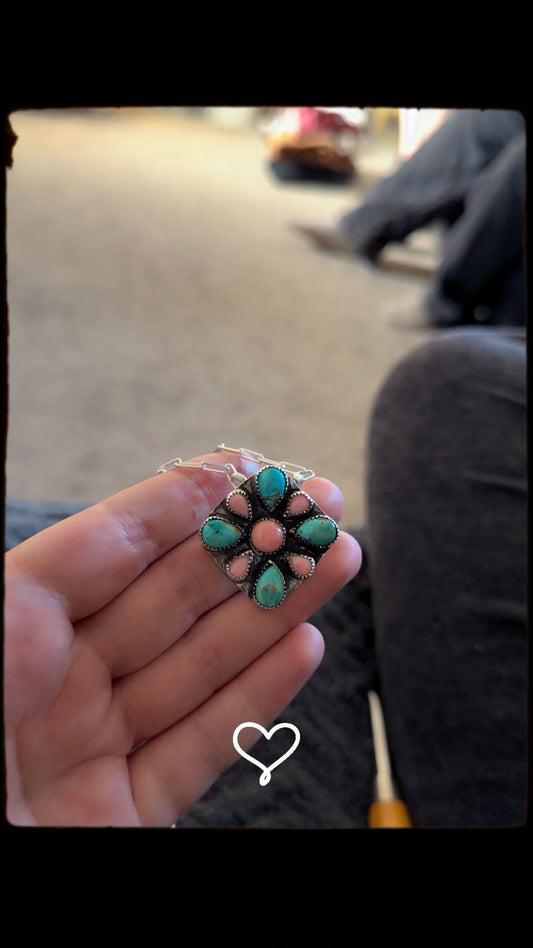 Pink conch and kingman raffle