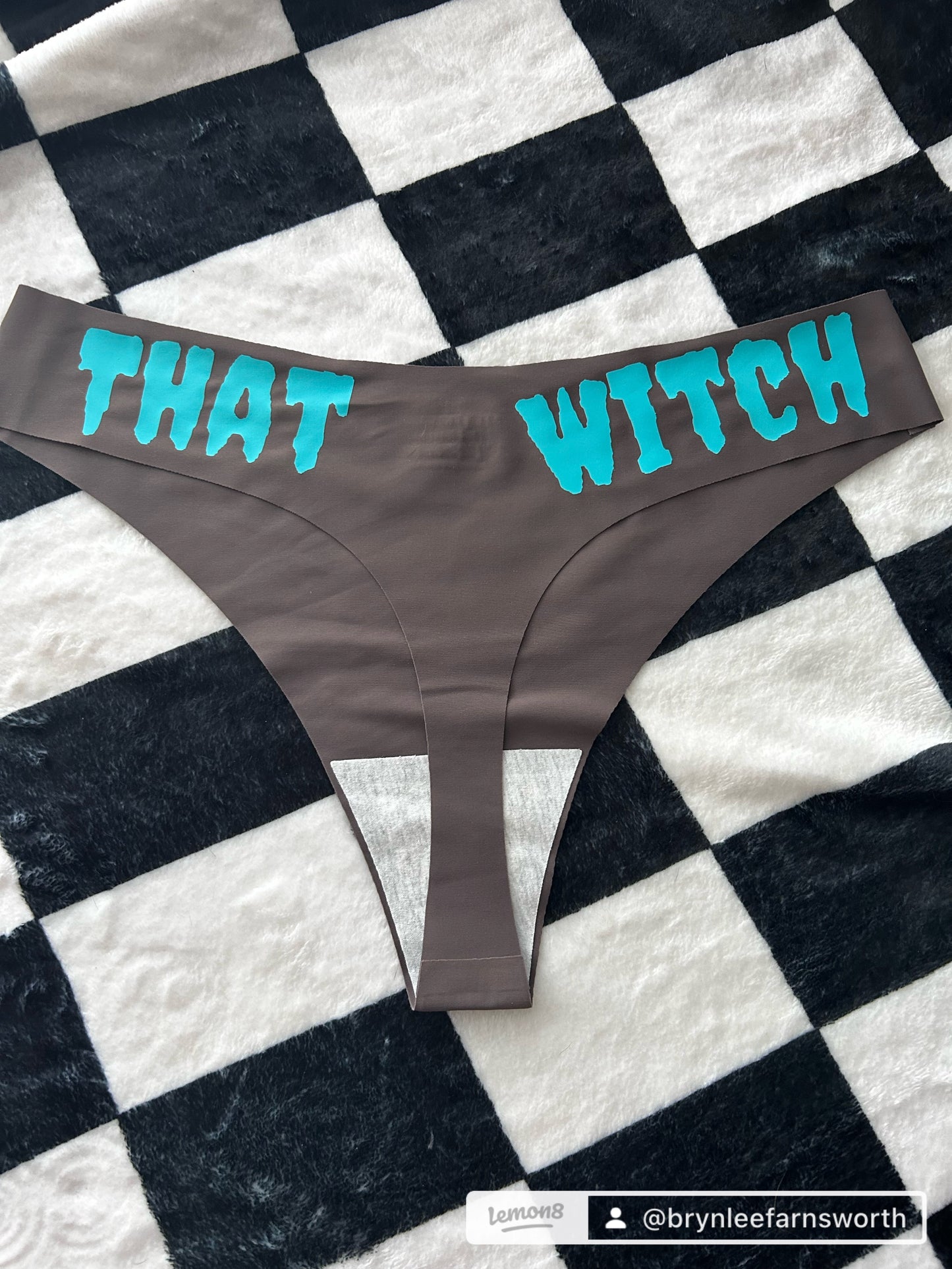 That Witch Thongs (seamless) - Red/pink/lavender