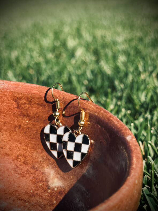 Gold checkered heart earrings