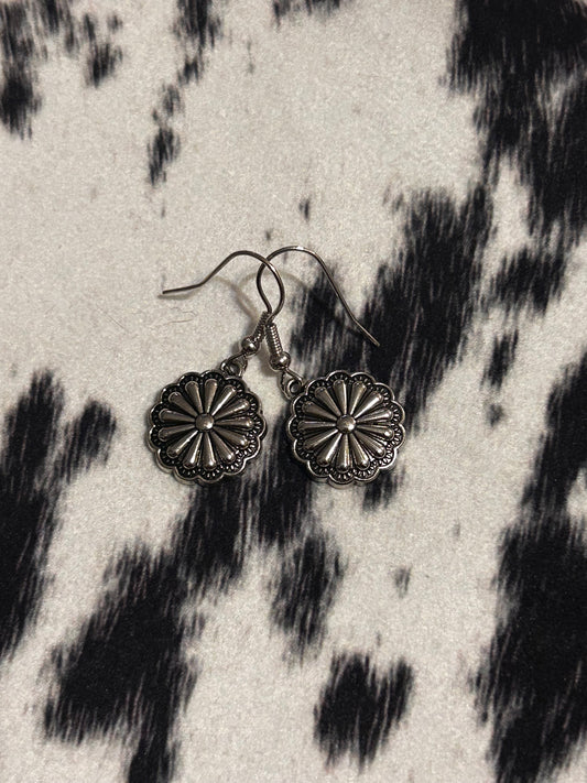 Round flower earrings