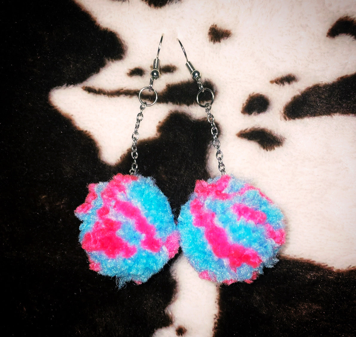 Small Pom Pom Earrings